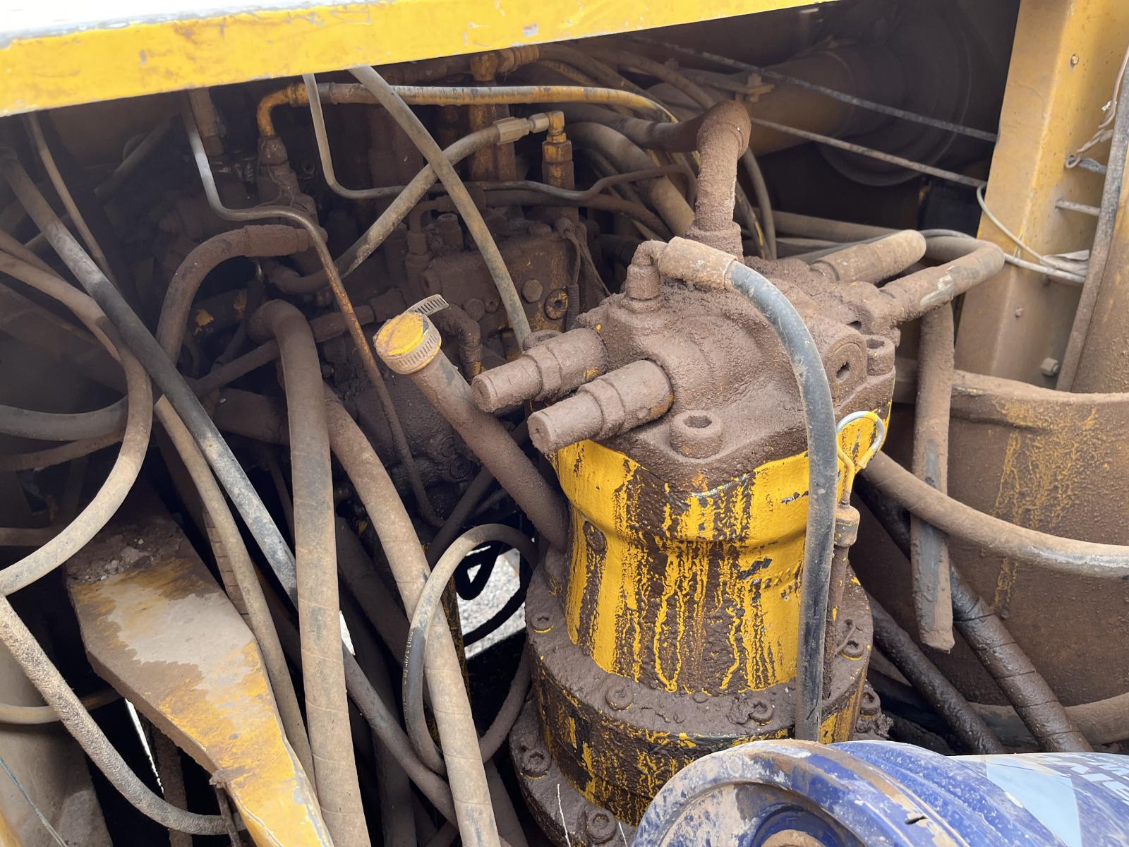 ./imagenes/INVOICE/2019/17921/JOHN DEERE 200LC (16).JPG